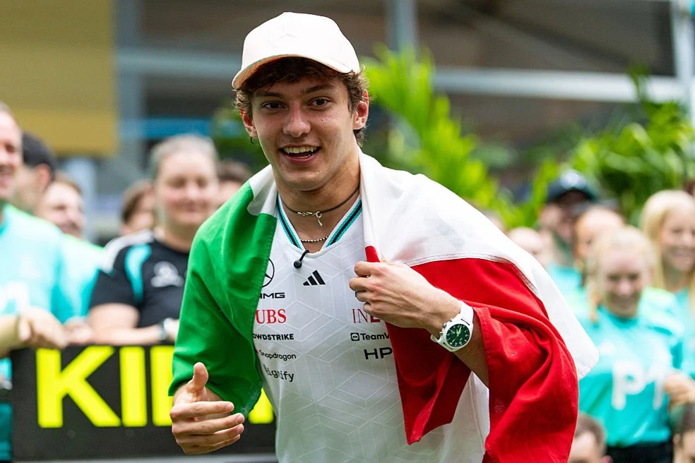 Kimi Antonelli comemorando — Copa do Mundo e F1