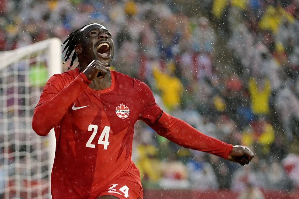 Promise David em ação pela seleção do Canadá