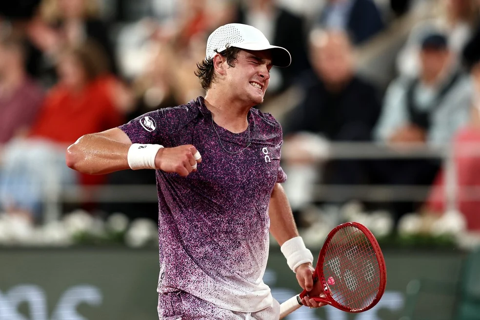 João Fonseca em Wimbledon em quadra
