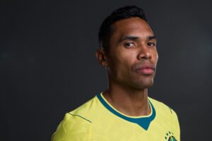 Alex Sandro posa para ensaio da seleção; Alex Sandro durante preparação para a Copa