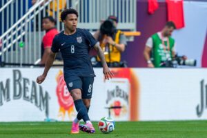 Weston McKennie em ação na Copa do Mundo hoje