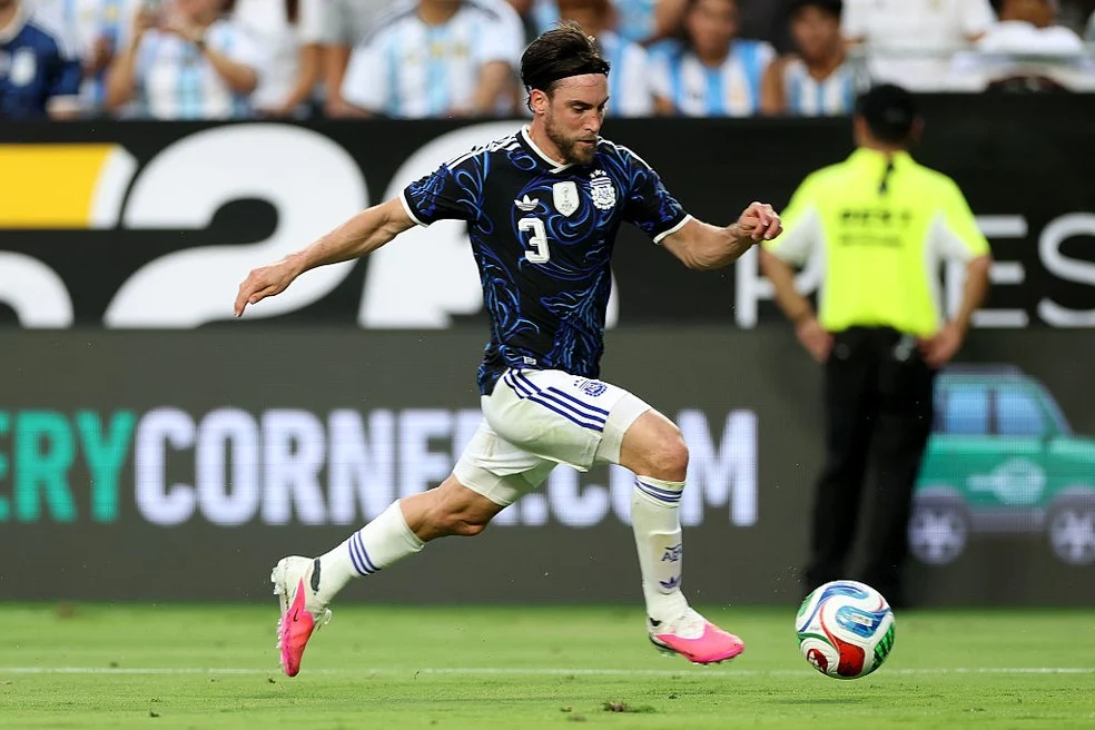 Nicolás Tagliafico vira dúvida para estreia da Argentina — Tagliafico vira dúvida