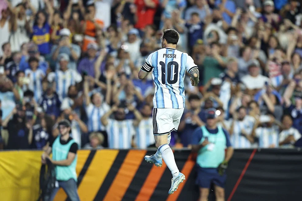 Messi comemora gol da Argentina na Copa