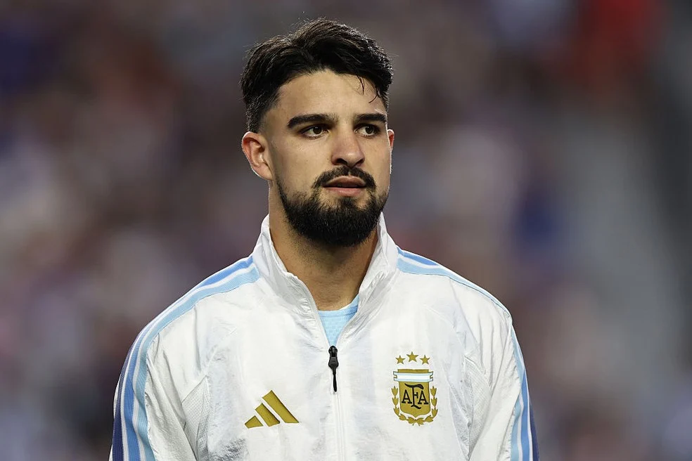 Flaco López em ação pela Argentina