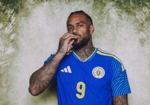 Jurgen Locadia em ação com a camisa de Curaçao