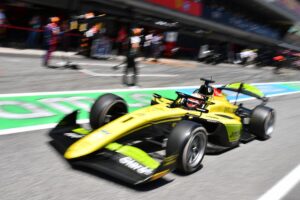 Rafael Câmara na sprint da F2 em Barcelona