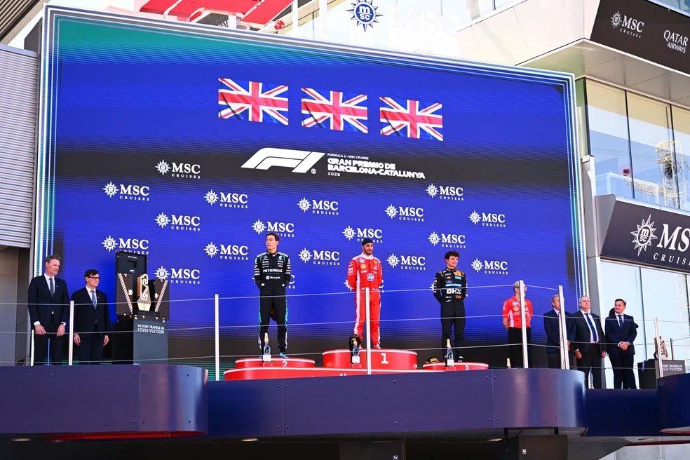Hamilton, Russell e Norris no pódio britânico em Barcelona