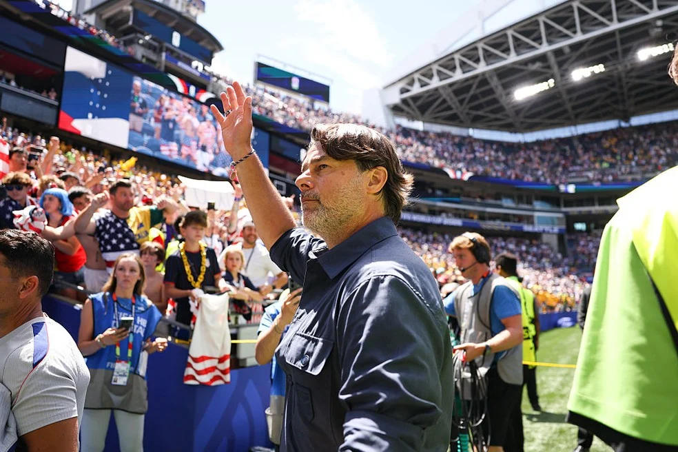 Mauricio Pochettino com os jogadores dos EUA — campanha dos EUA