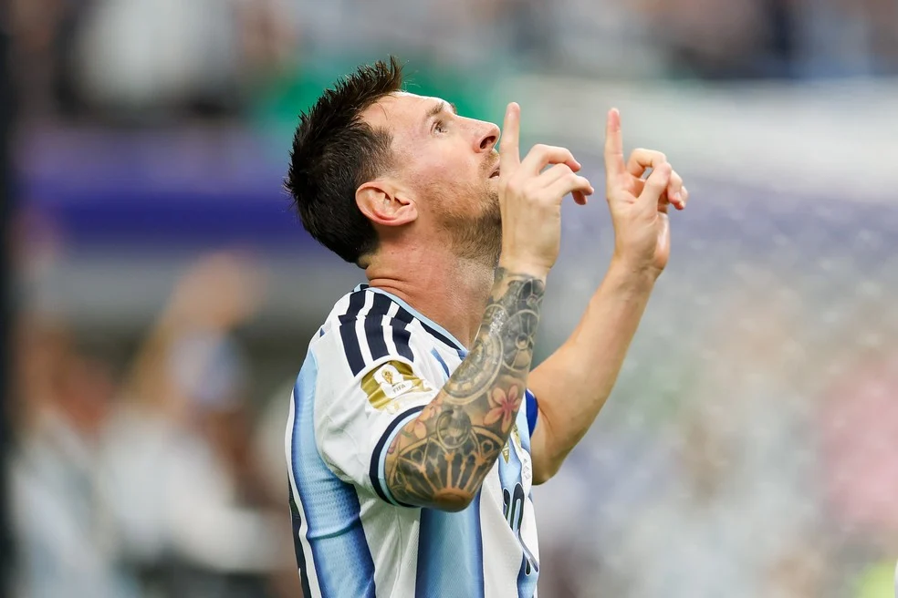 Messi comemora gol — recorde de Fontaine
