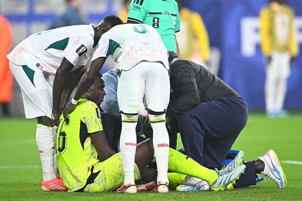 Édouard Mendy com lesão no joelho esquerdo na Copa do Mundo
