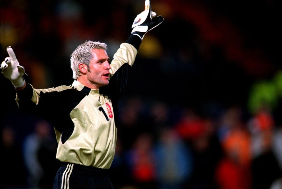 Santi Cañizares: corte que o tirou da Copa de 2002