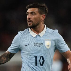 Giorgian Arrascaeta com a camisa da seleção uruguaia durante treinamento