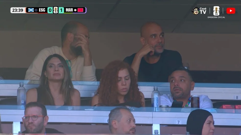 Guardiola no Marrocos acompanha Escócia x Marrocos — Pep Guardiola nos camarotes
