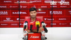 Gum no CRB em coletiva de apresentação
