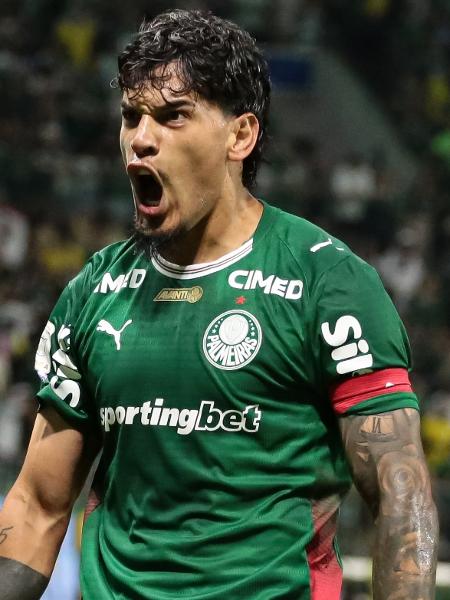 Gustavo Gómez comemorando gol pelo Palmeiras