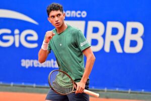 Shelton em Stuttgart celebra título