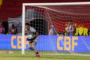 Halls deve deixar o Sport em negociação com clube de Portugal — goleiro em campo