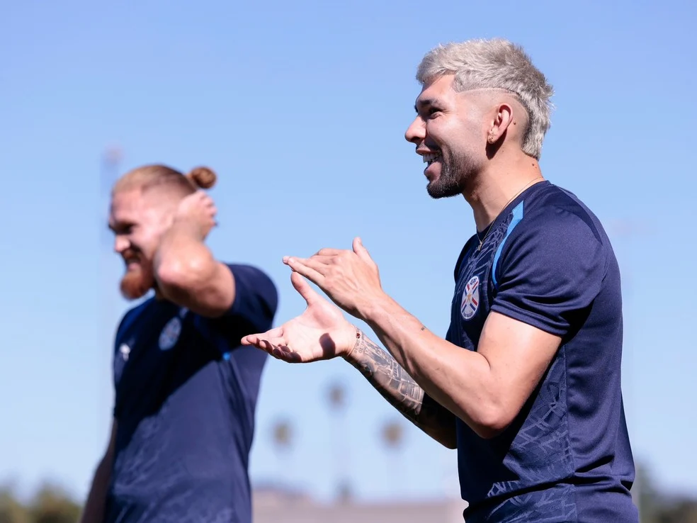 Julio Enciso em ação pelo Paraguai
