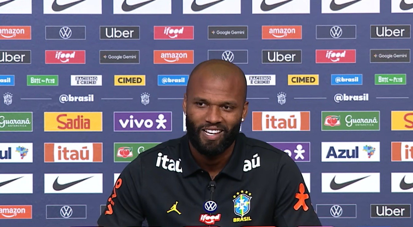 Igor Thiago em entrevista coletiva durante preparação para a Copa do Mundo 2026
