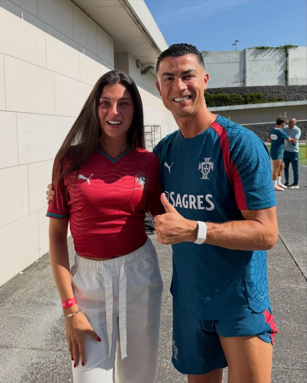 Céline Dept Cristiano Ronaldo emocionada ao encontrar o jogador