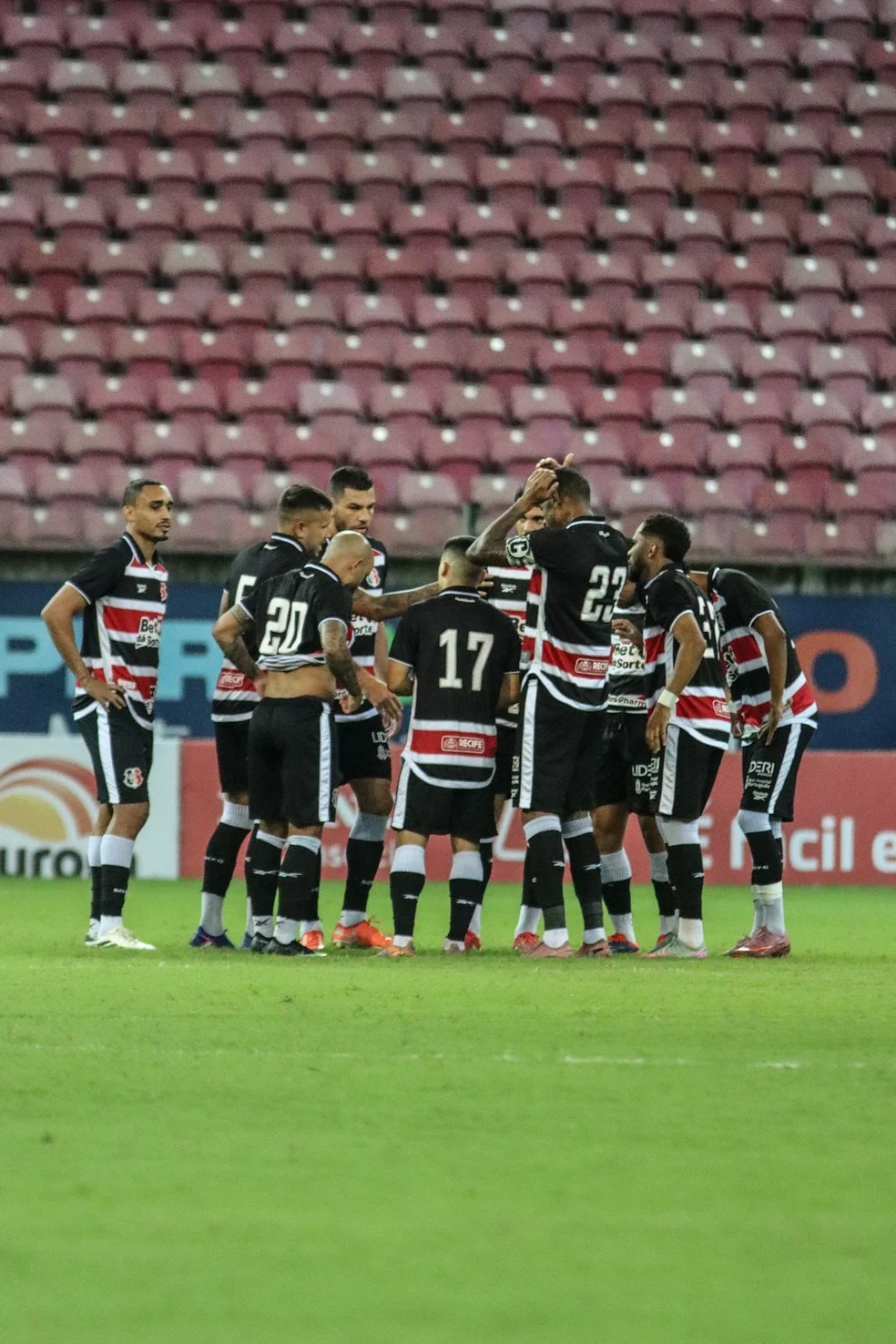 Santa Cruz sofre derrota - lance do jogo com Thiago Coelho