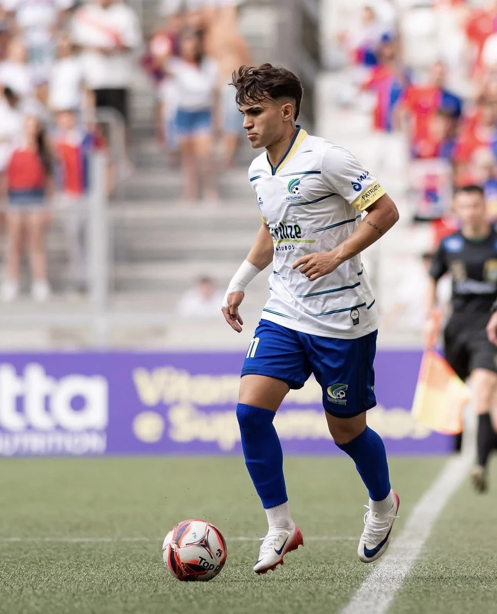 Vinícius Ribeiro em ação — Treze reforços para a Série D