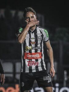 Ian Luccas em ação pelo Athletic