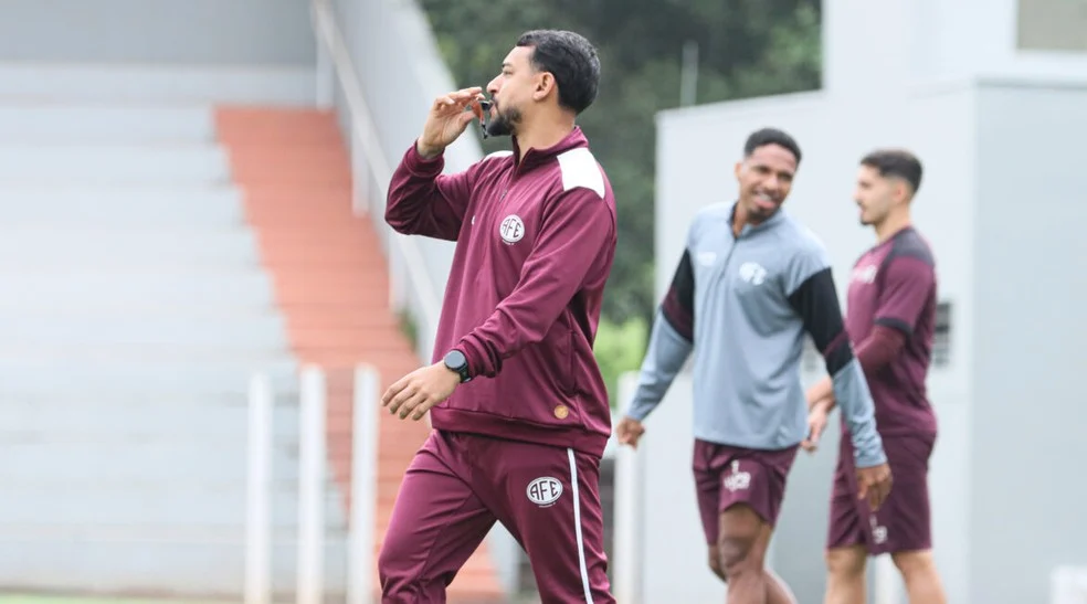 Ferroviária muda preparador físico: Lucas Gonçalves — apresentação