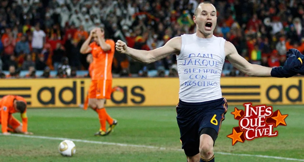 Iniesta na Copa — Iniesta em 2010 durante partida