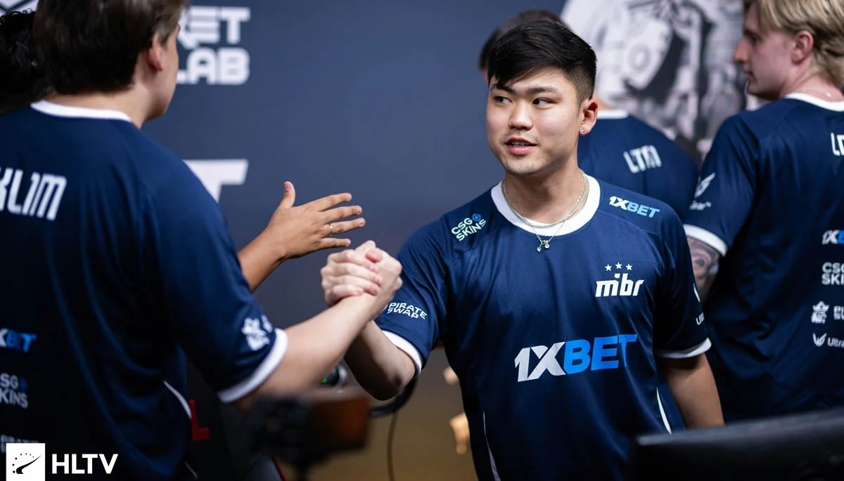 insani permanece no MIBR em foto do jogador com uniforme