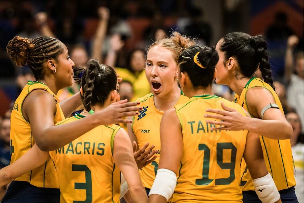 Seleção brasileira em ação — Brasil x França vôlei