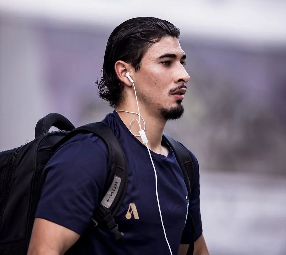 Mikael em treino - Altos desfalques anunciados