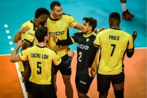 Praia Clube renova: Franco em ação