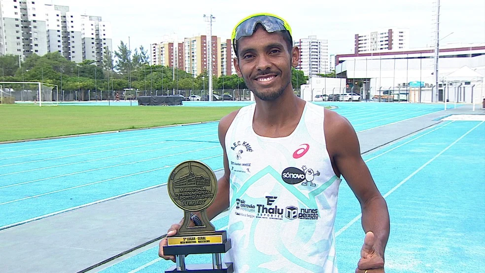 João Marcos com troféu e preparação para o Troféu Brasil