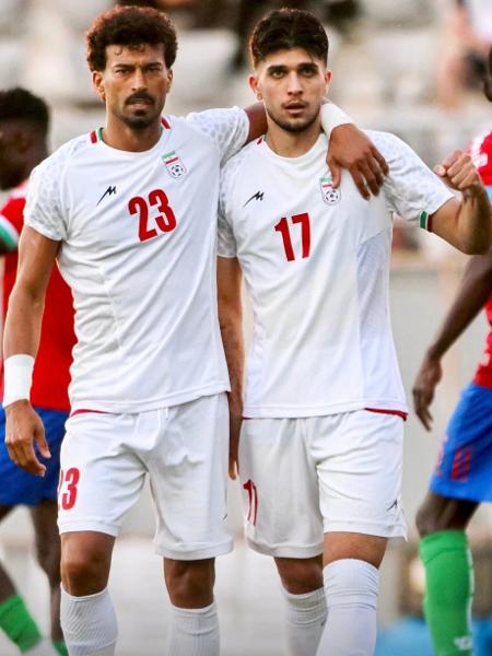 Jogadores da seleção iraniana de futebol durante amistoso contra Gâmbia
