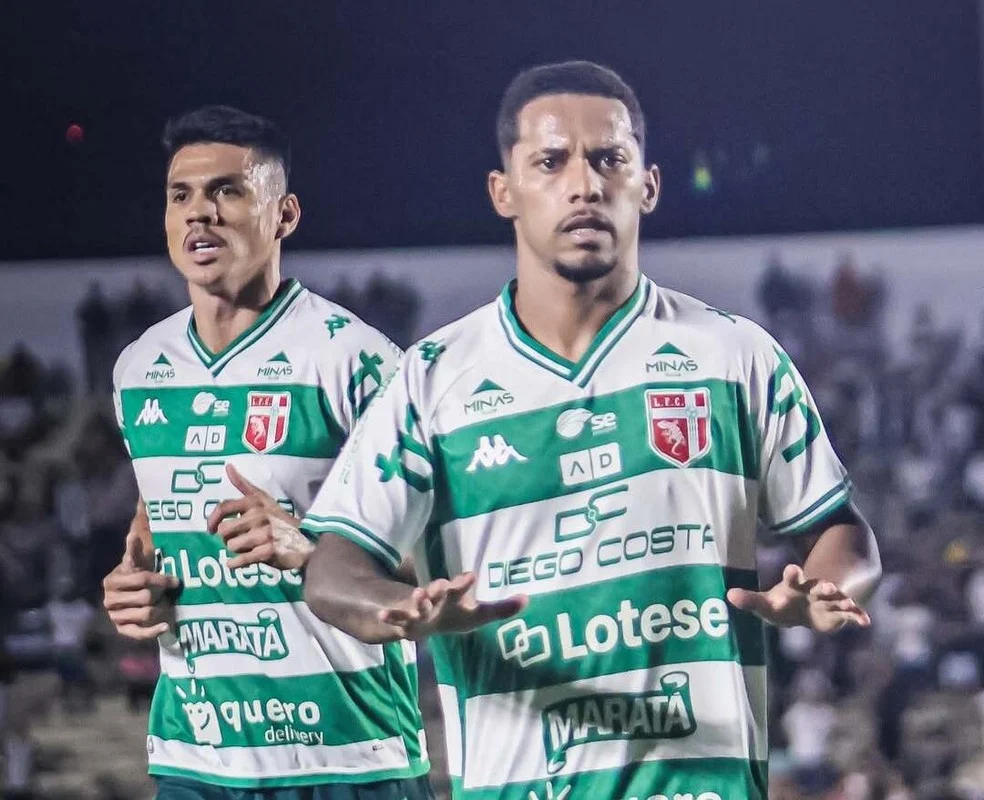 Bruninho e Rhuann Patrick comemoram gol do Lagarto — Lagarto Série D