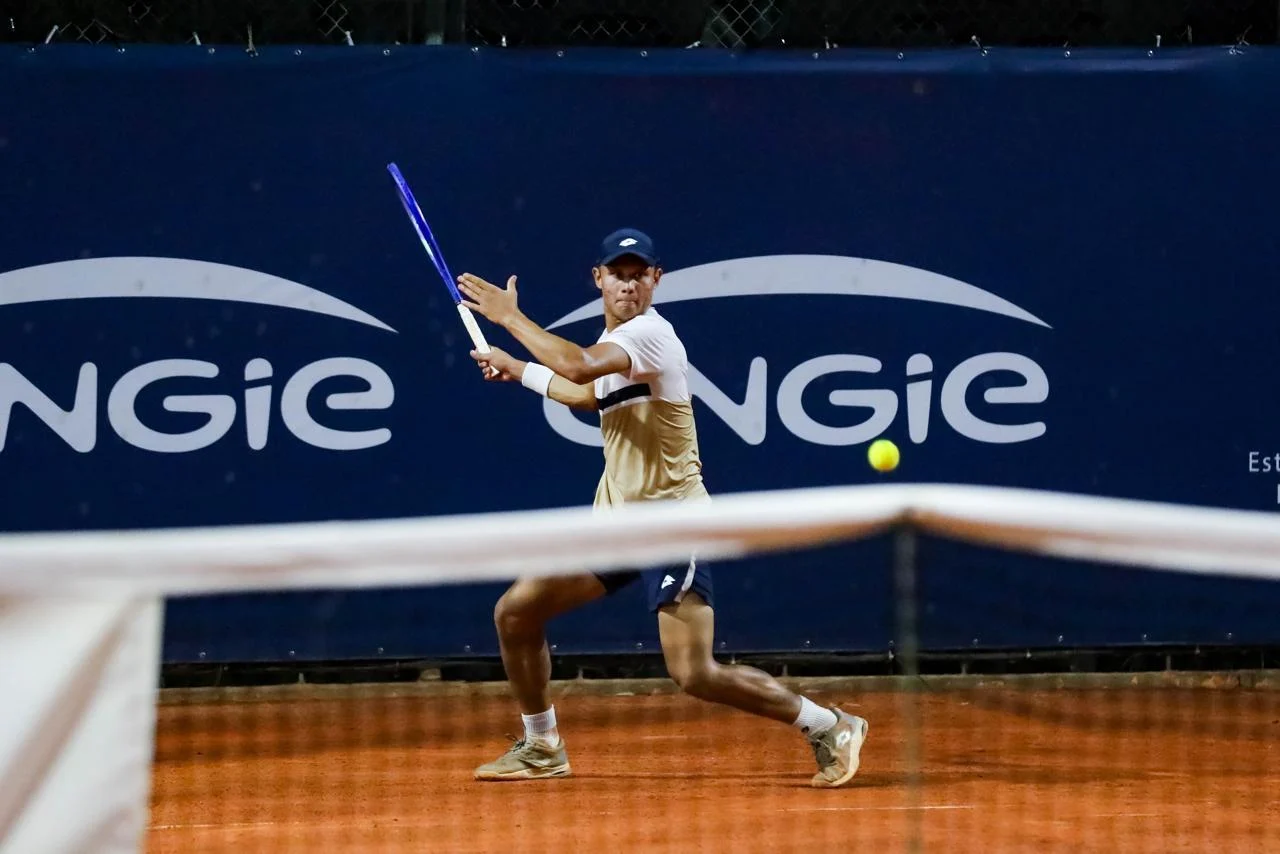 Livas Damazio finalista em quadra