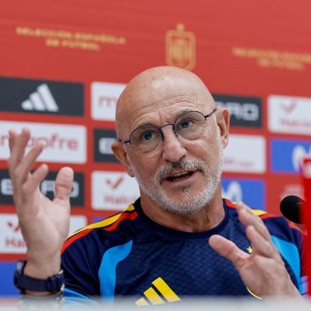 Luis de la Fuente, técnico da seleção espanhola, durante coletiva de imprensa.