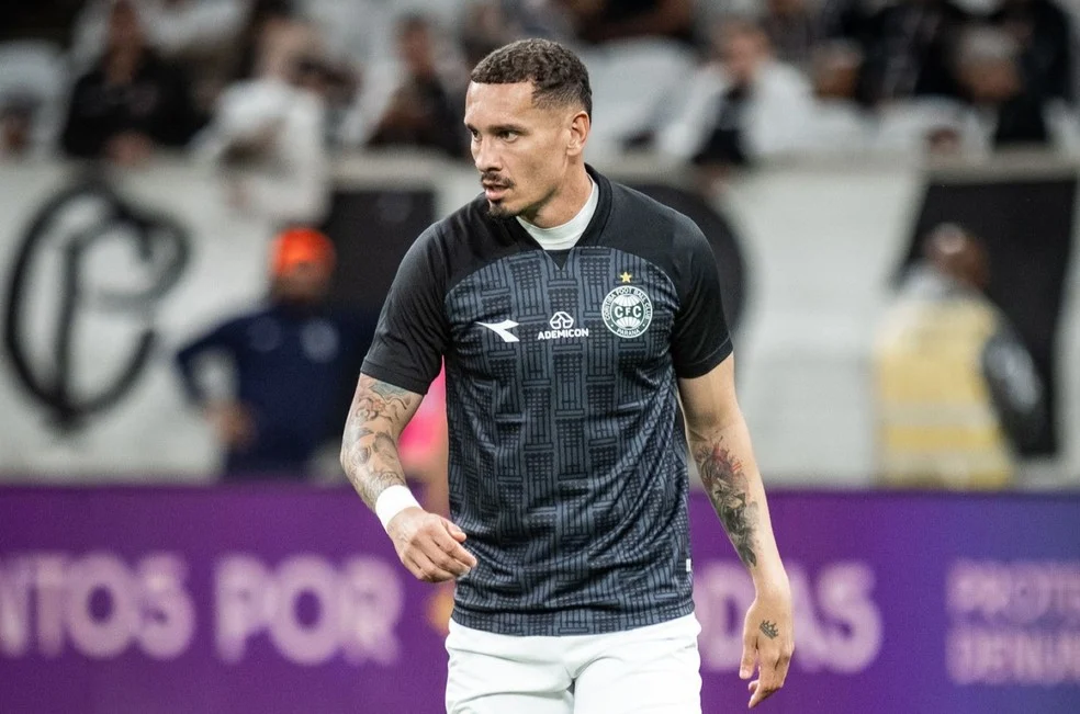Maicon, zagueiro do Coritiba — Pré-contrato Coritiba