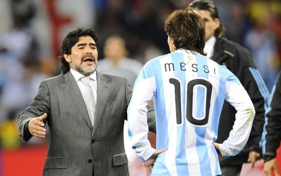 Maradona e pausa para hidratação
