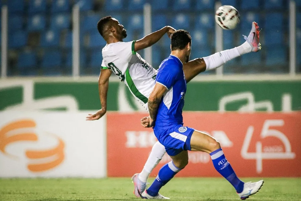 Guarani perde em Aracaju — Maranhão em ação