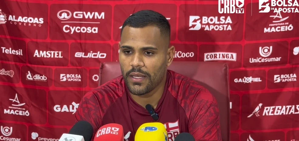 Mikael em coletiva sobre problemas defensivos do CRB