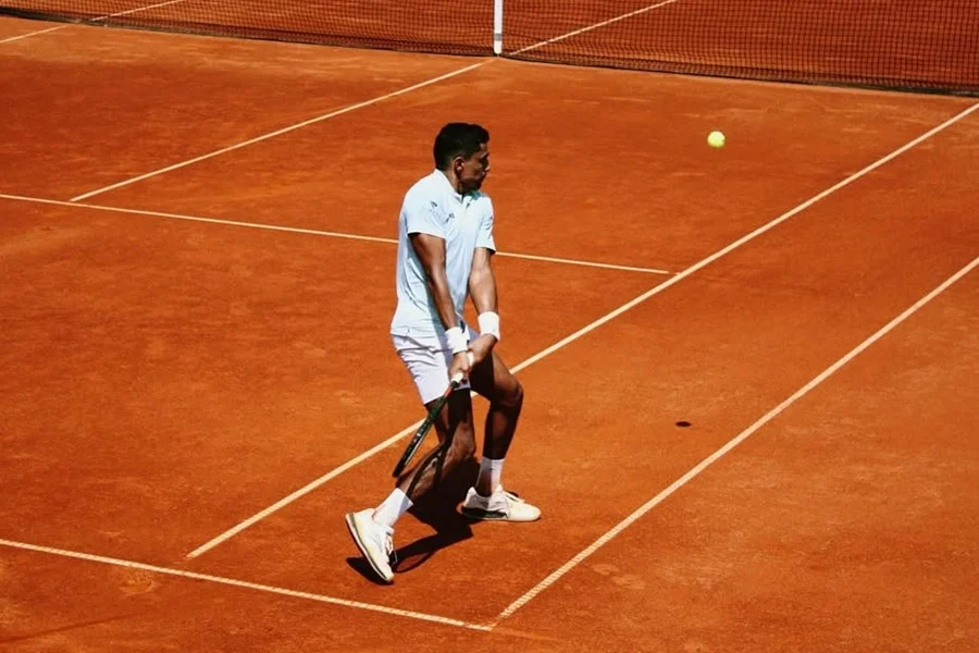 Monteiro retoma treinamentos no Rio — treino em quadra