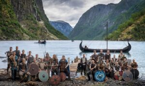 Foto oficial da Noruega com jogadores vestidos de vikings na Copa do Mundo de 2026