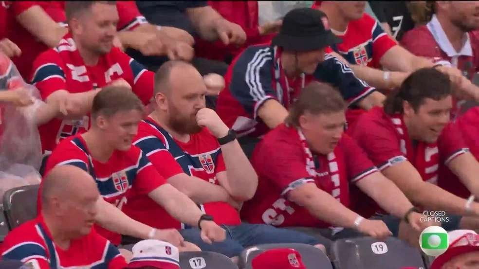 Torcedor norueguês que não participou da remada viking