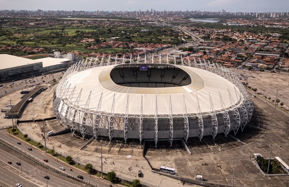 Arena Castelão durante preparativos para amistoso Brasil x EUA