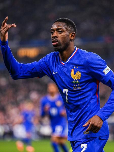 Jogador Ousmane Dembélé em ação pela seleção da França