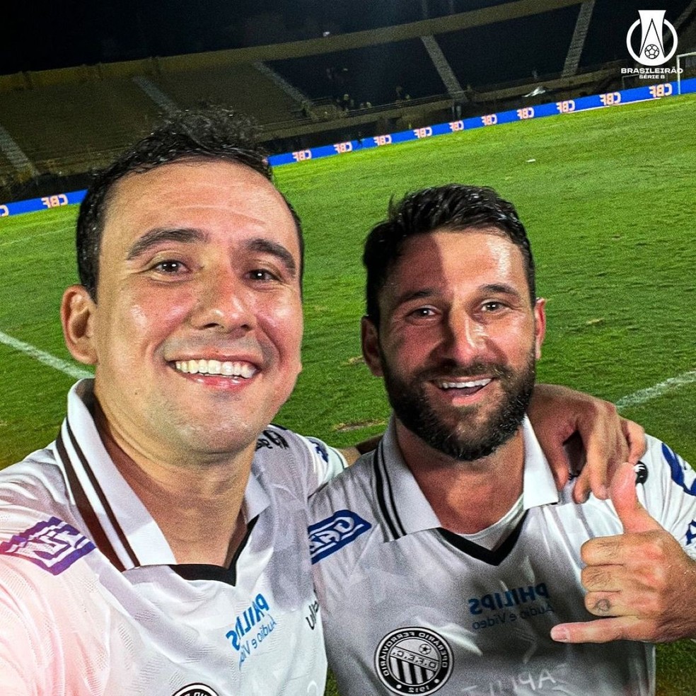 Boschilia e Pablo em ação pelo Operário-PR