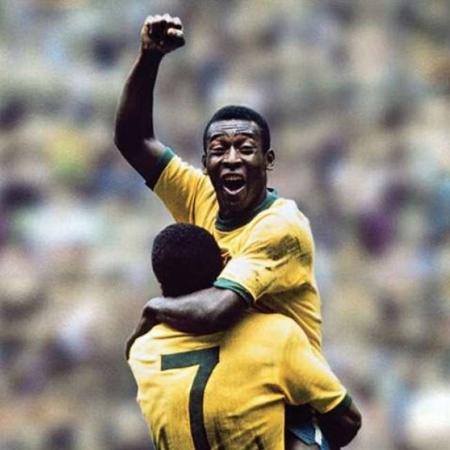 Pelé e Jairzinho comemorando gol da seleção brasileira na Copa do Mundo de 1970