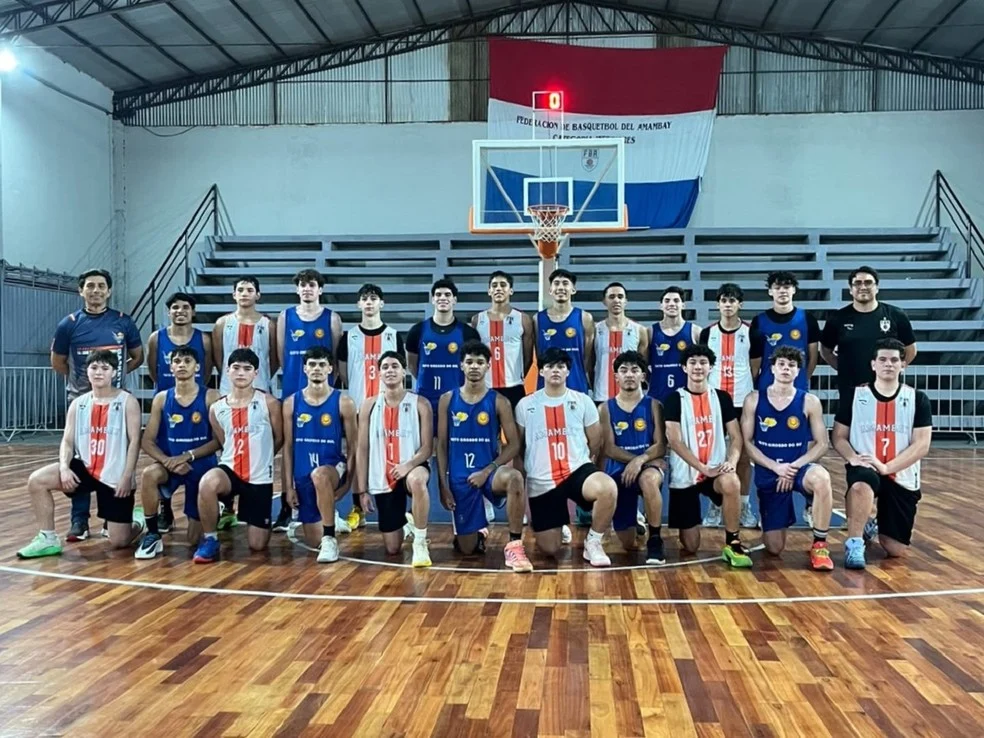 Time de Ponta Porã para o Mundial Escolar de Basquete